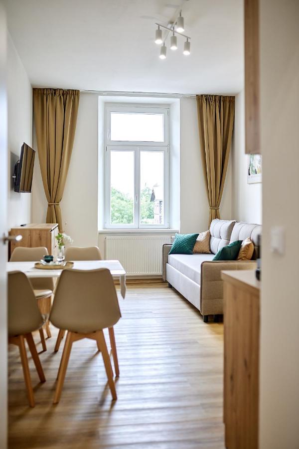 44 Apart-hotel